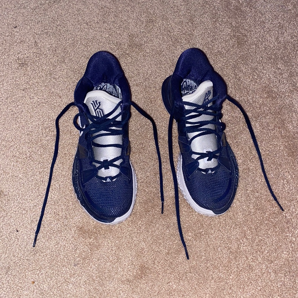 Like New Kyrie 7 Everyday/Basketball Shoe